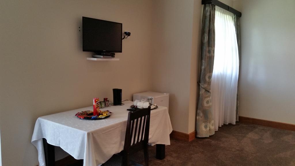 6 On Acacia Bed & Breakfast Johannesburg Phòng bức ảnh