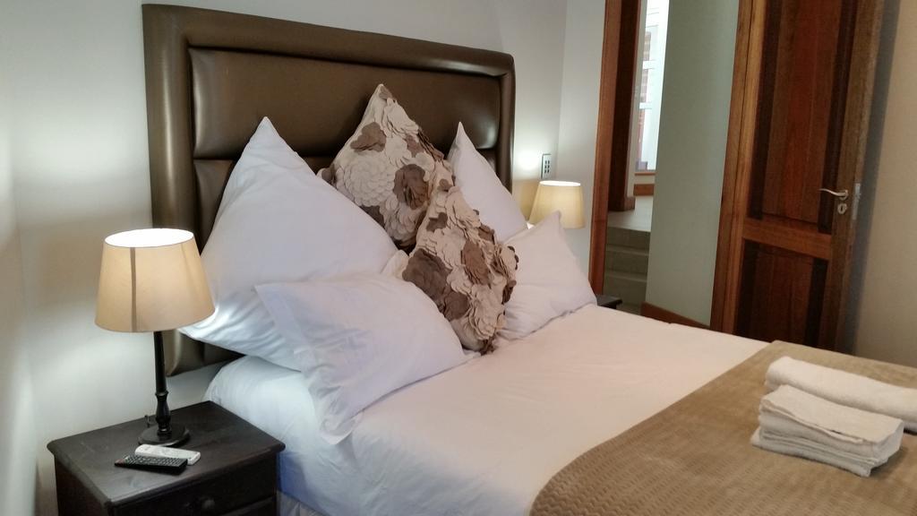 6 On Acacia Bed & Breakfast Johannesburg Ngoại thất bức ảnh