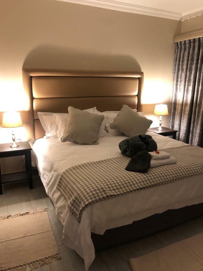 6 On Acacia Bed & Breakfast Johannesburg Ngoại thất bức ảnh
