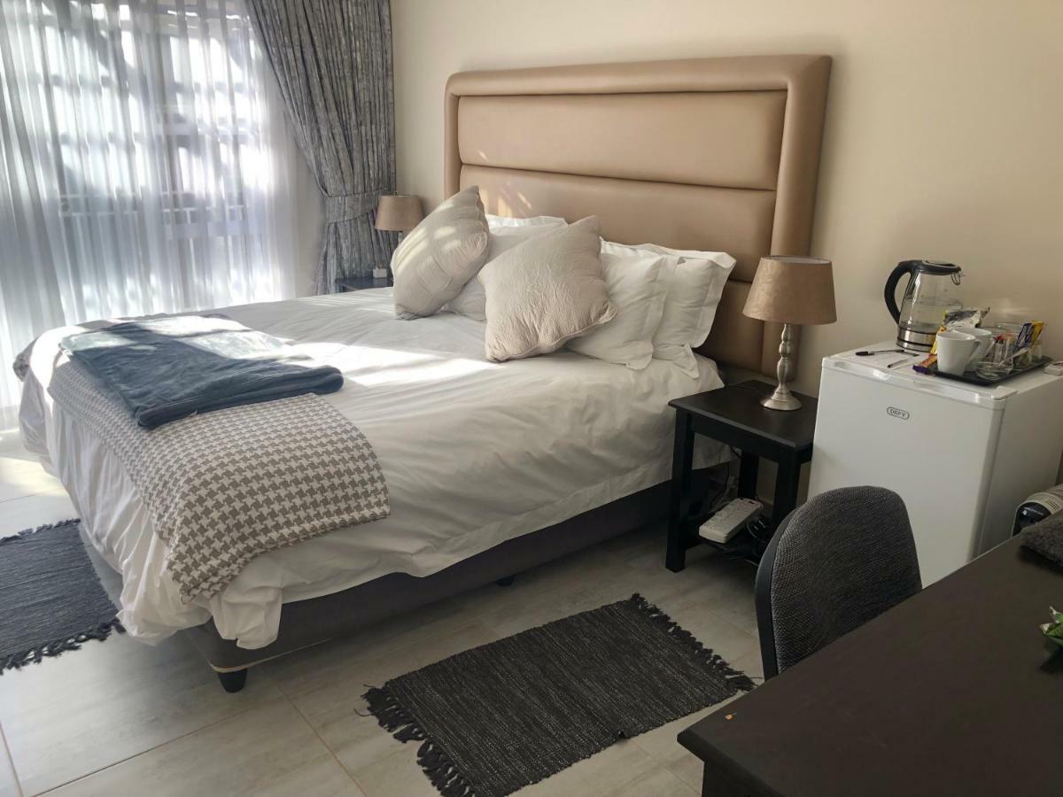 6 On Acacia Bed & Breakfast Johannesburg Ngoại thất bức ảnh