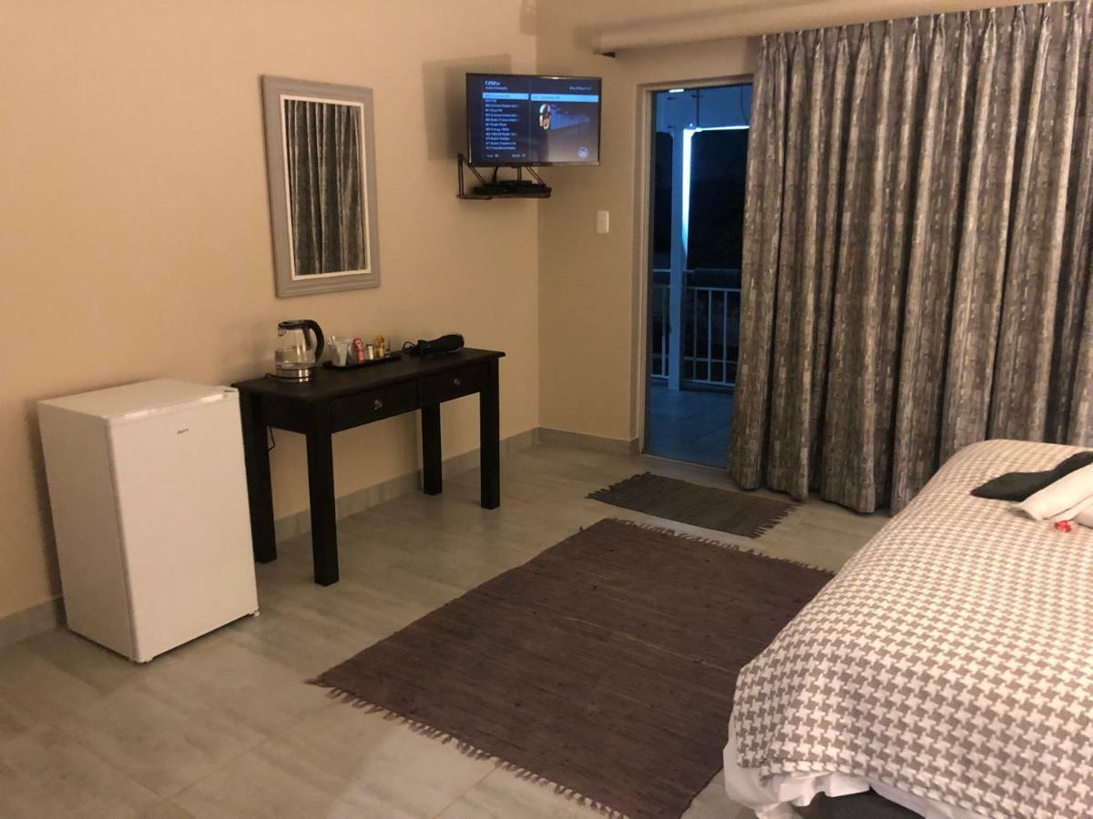 6 On Acacia Bed & Breakfast Johannesburg Ngoại thất bức ảnh