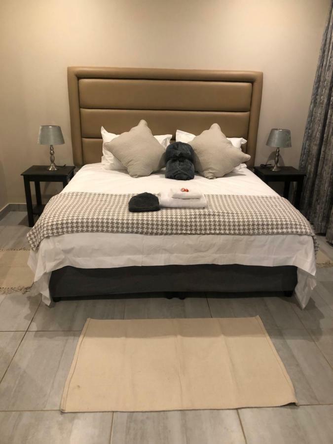 6 On Acacia Bed & Breakfast Johannesburg Ngoại thất bức ảnh