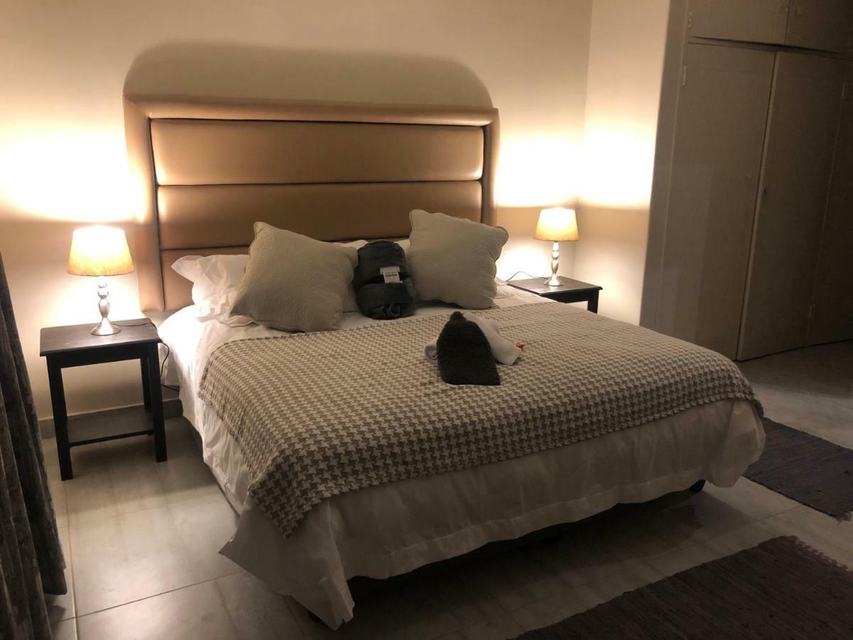 6 On Acacia Bed & Breakfast Johannesburg Ngoại thất bức ảnh