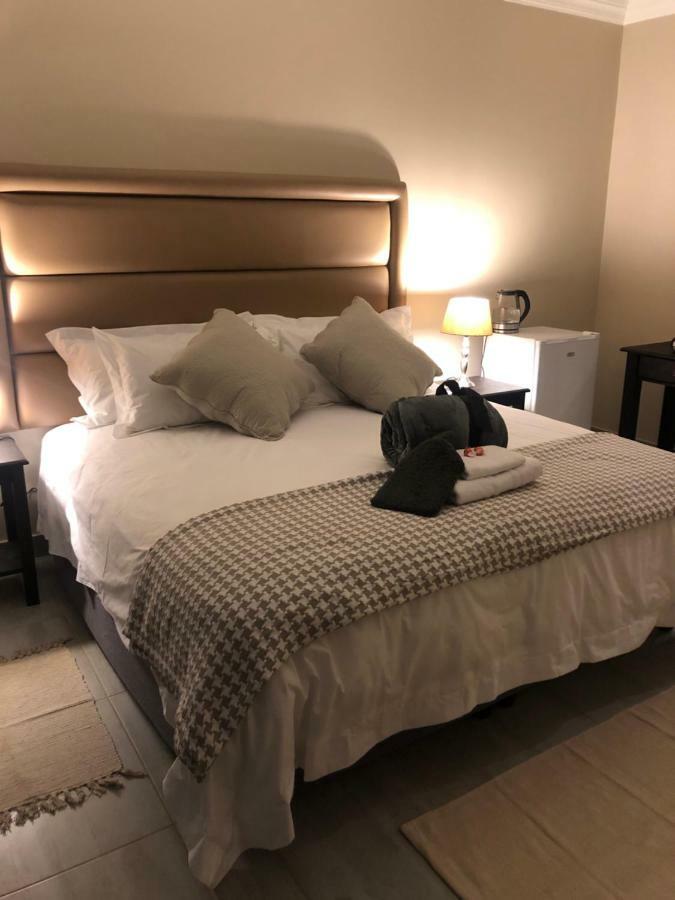 6 On Acacia Bed & Breakfast Johannesburg Ngoại thất bức ảnh