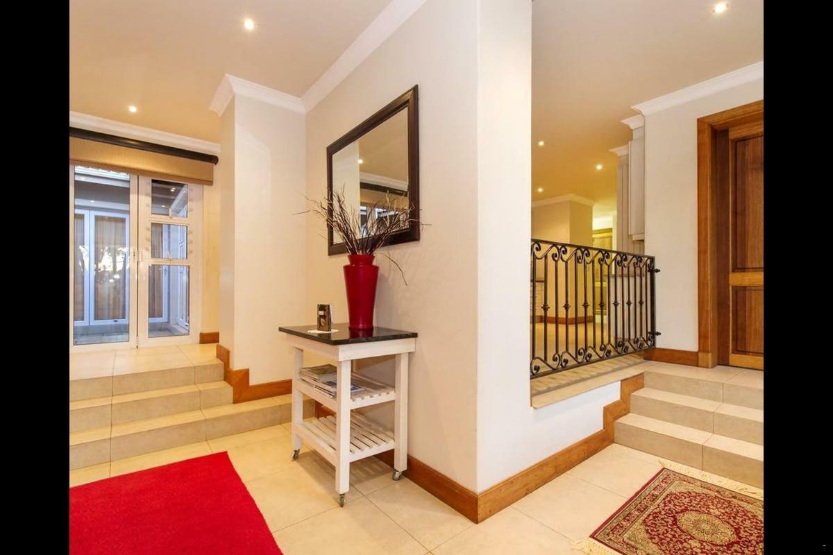 6 On Acacia Bed & Breakfast Johannesburg Ngoại thất bức ảnh