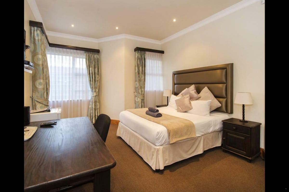 6 On Acacia Bed & Breakfast Johannesburg Ngoại thất bức ảnh